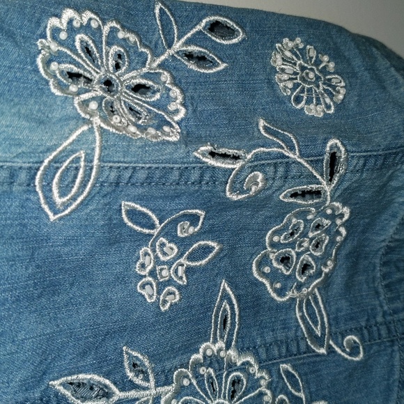 Serengeti Women's Size M 100% Cotton Denim Look Embellished Sleeveless Top - Picture 4 of 9